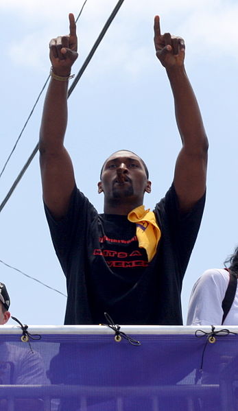 347px-Ron_Artest_Celebrates