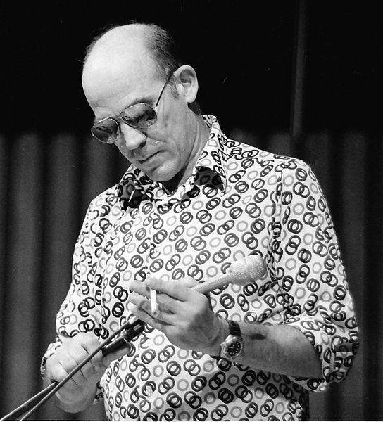 544px-Hunter_S._Thompson,_1988_crop