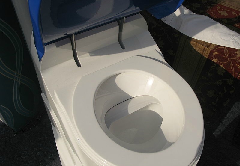 Nanomembrane Toilet